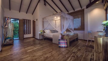 Chambre Double Deluxe, vue plage | Literie de qualité supérieure, matelas mémoire de forme