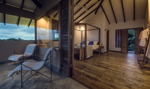 Habitación Deluxe doble, vistas a la playa | Ropa de cama de alta calidad, colchones viscoelásticos, caja fuerte