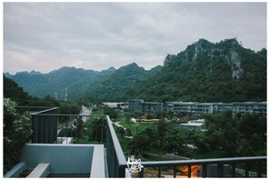 Courtyard - The Valley Khaoyai by Atkarut (Pak Chong)