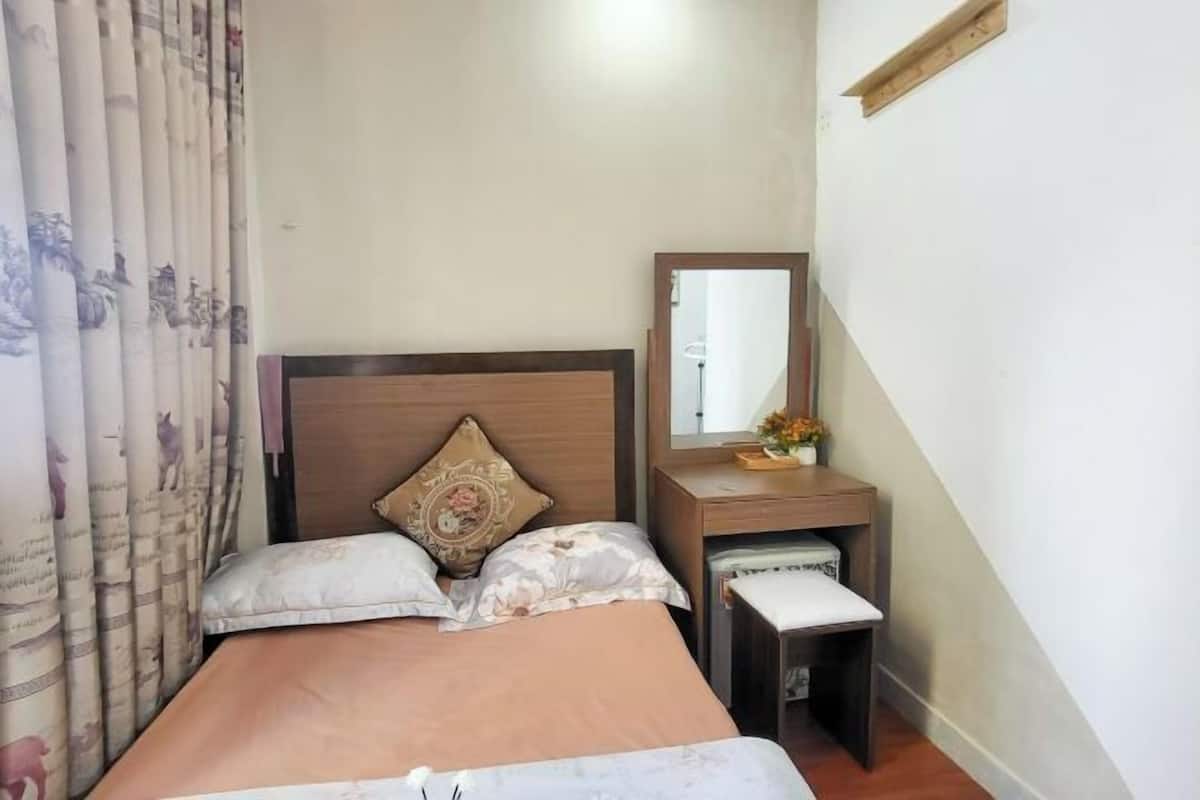 Minibar, két bảo mật tại phòng, bàn