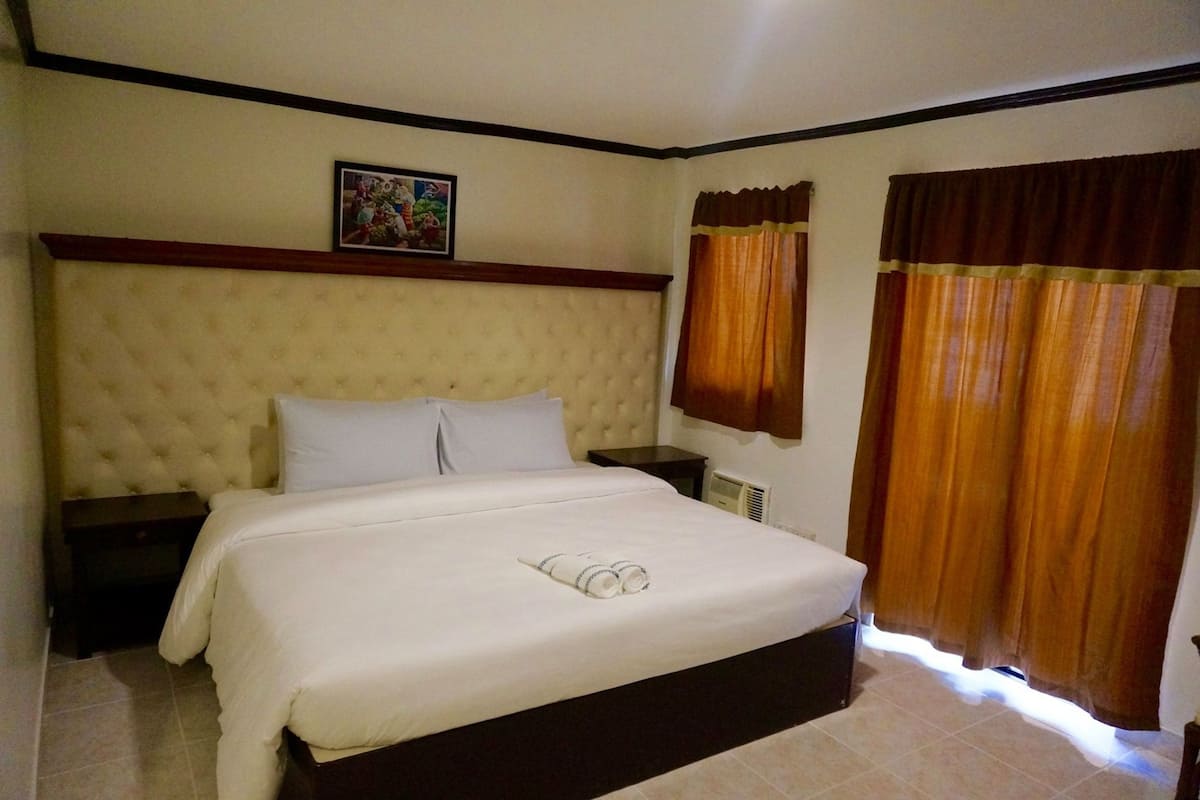 Matrimonial Room | In-room safe, desk, iron/ironing board (on request), free WiFi