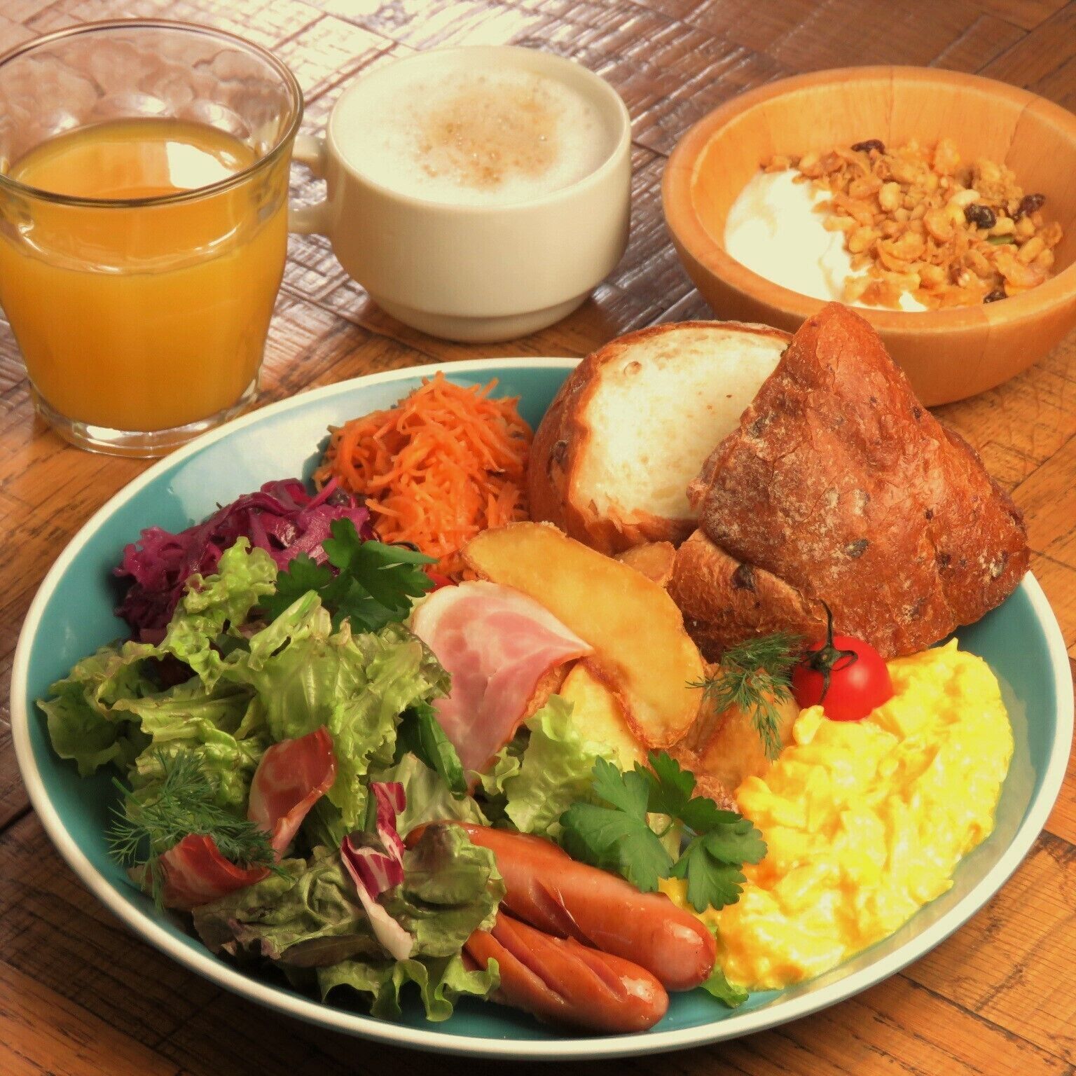 daily buffet breakfast (jpy 1870 per person)