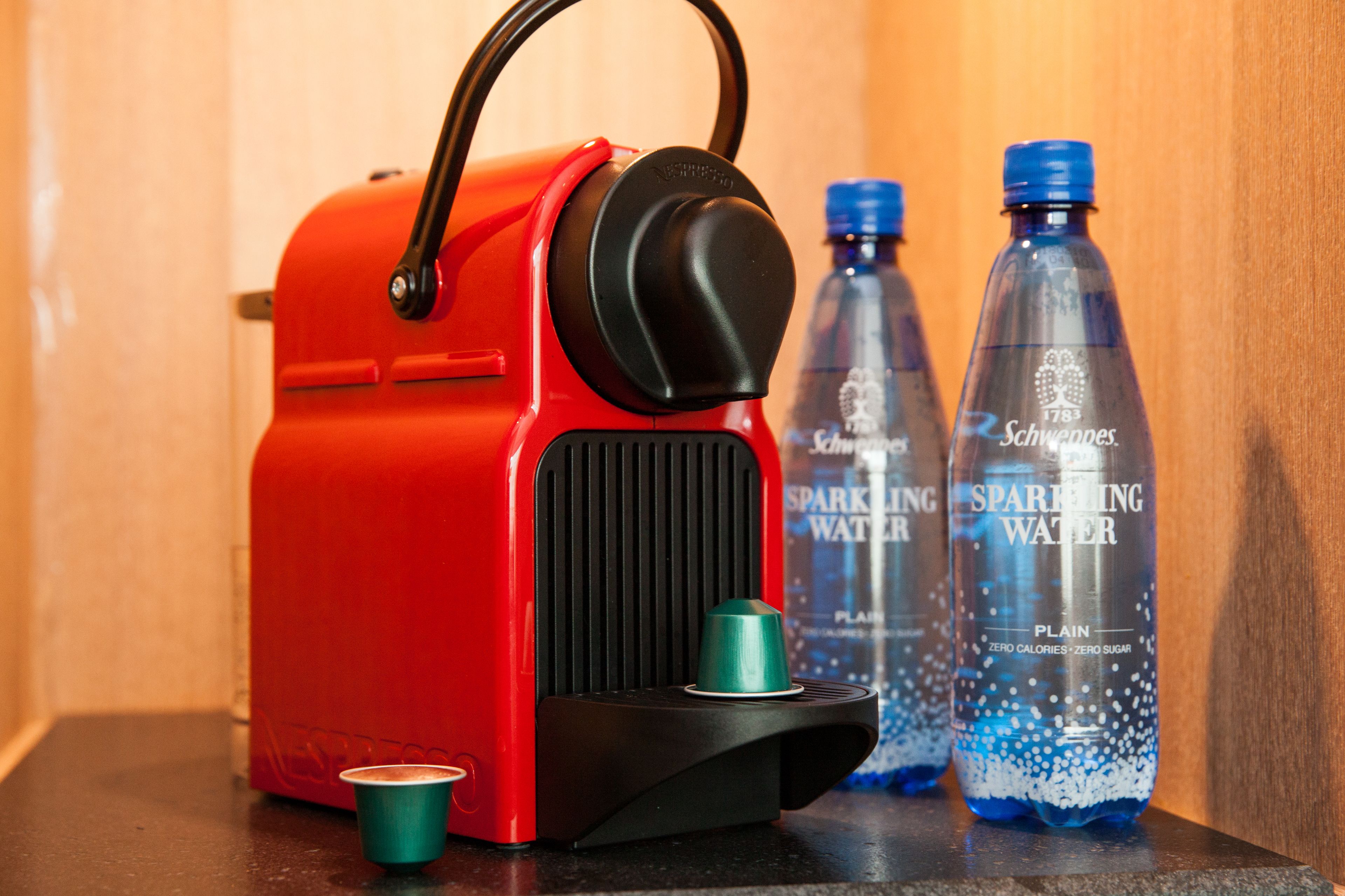 1 bedroom, premium bedding, down duvets, free minibar