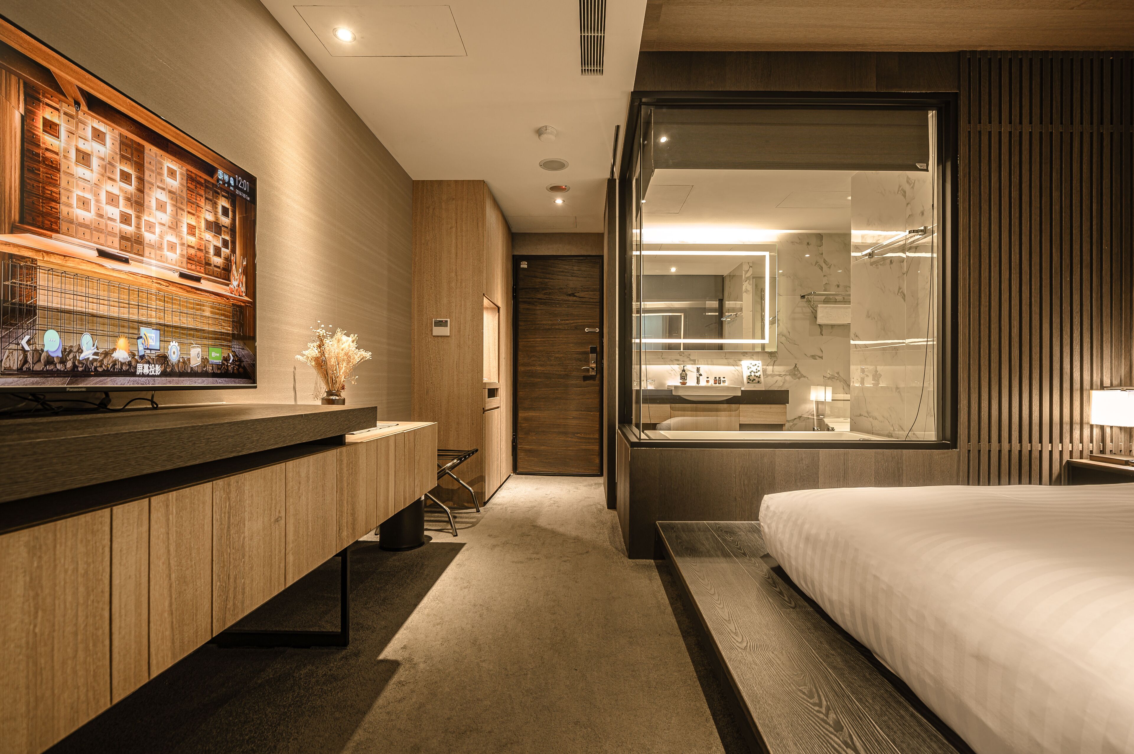 superior double or twin room, bathtub | 1 bedroom, premium bedding, down duvets, free minibar