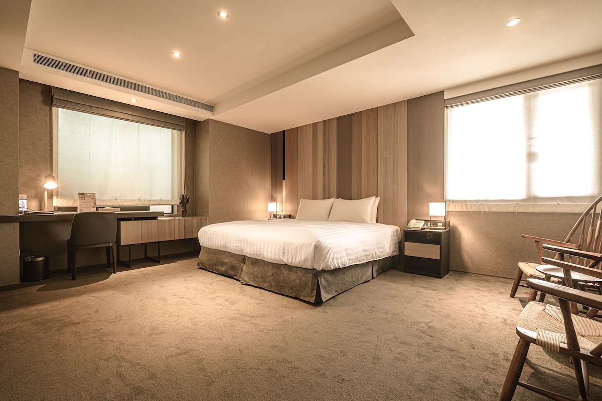 Habitación Deluxe con 1 cama matrimonial o 2 individuales, 1 habitación, tina | 1 habitación, ropa de cama de alta calidad y edredón