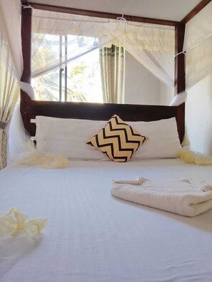 Standard Double Room | Premium bedding, pillowtop beds, desk, laptop workspace - Dinuda Lagoon Resort (Kudawa)