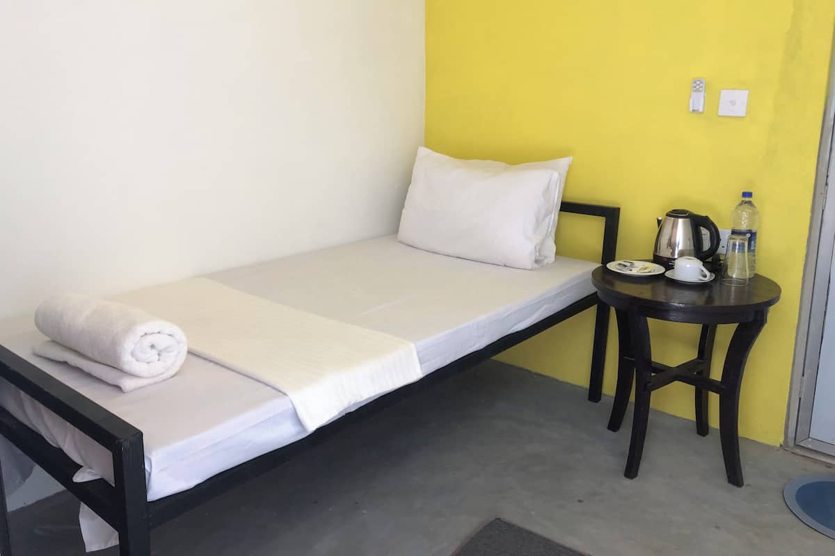 Basic Double Room, Garden View | Premium bedding, pillowtop beds, desk, laptop workspace