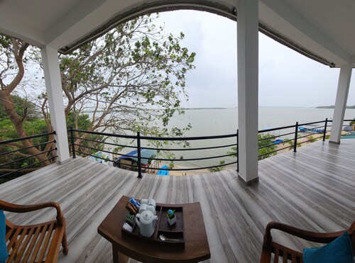 Dinuda Lagoon Resort