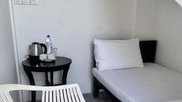 Ropa de cama de alta calidad, colchones con pillow-top y escritorio