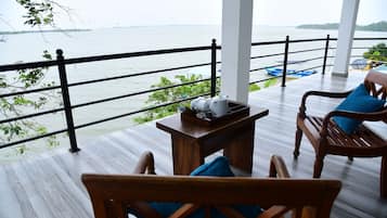 Superior-værelse til 4 personer - havudsigt | Terrasse/gårdhave