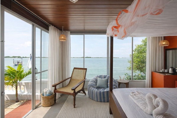 Romantic Room, Sea View | Premium bedding, pillowtop beds, iron/ironing board (on request)