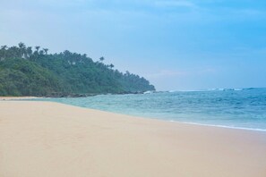 Privat strand i närheten
