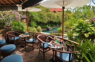 Daily cooked-to-order breakfast (IDR 140000 per person)