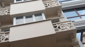 A modern building with multiple balconies and large windows. - Istanbul Harmony Hostel (Istanbul)