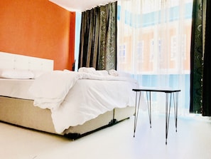 Deluxe Triple Room, 1 Double Bed with Sofa bed | In-room safe, desk, free WiFi, bed sheets - Istanbul Harmony Hostel (Istanbul)