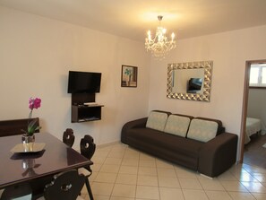 公寓, 2 间卧室 | 起居区 | 平板电视