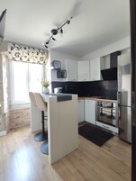 标准开间 | 私人厨房 | 冰箱、茶具/咖啡用具、电热水壶、厨具/餐具