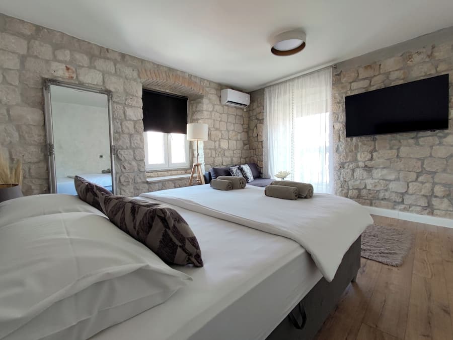 Estudio estándar | Ropa de cama hipoalergénica, edredones de plumas, caja fuerte