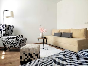 Family Room | Hypo-allergenic bedding, down comforters, in-room safe, soundproofing - House Klaudija (Trogir)