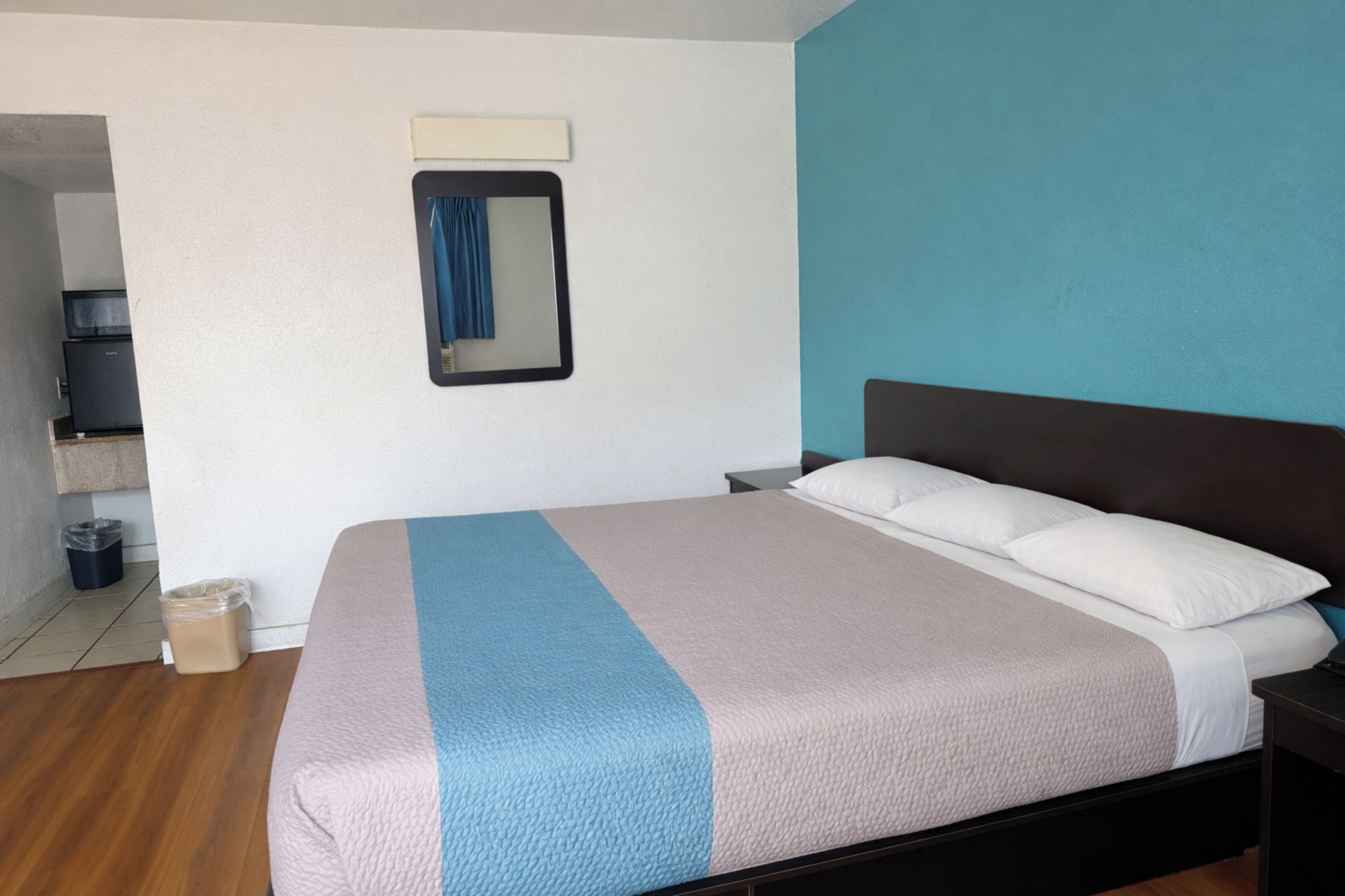 Free WiFi, bed sheets