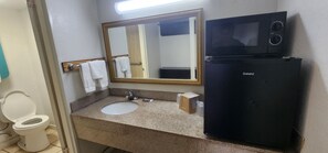 Free toiletries, hair dryer, towels - Trade Wind Motel Jacksonville TX US 69 (Jacksonville)