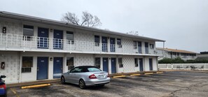 Pintu masuk properti