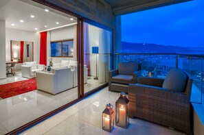 48-inch LED TV with cable channels, TV - BURJ on BAY Hotel (Kfar Yassine)