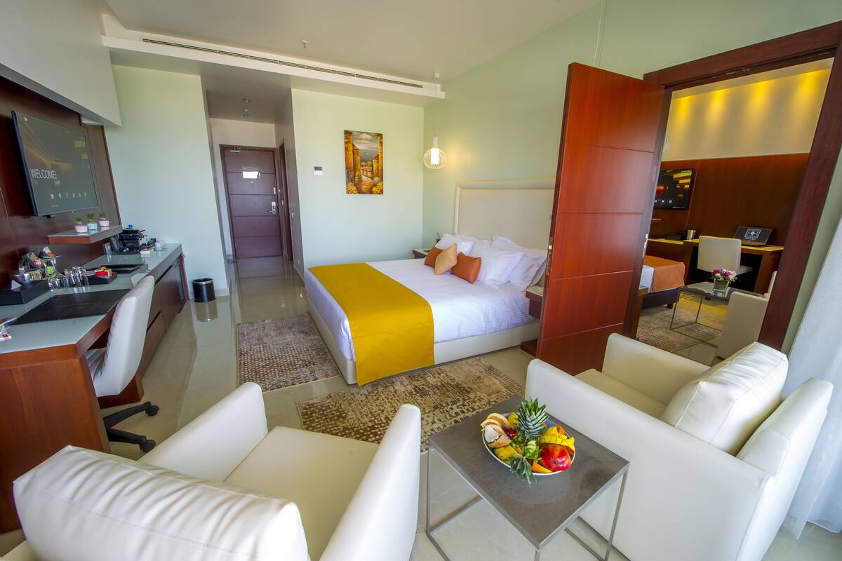 Minibar, in-room safe, desk, soundproofing