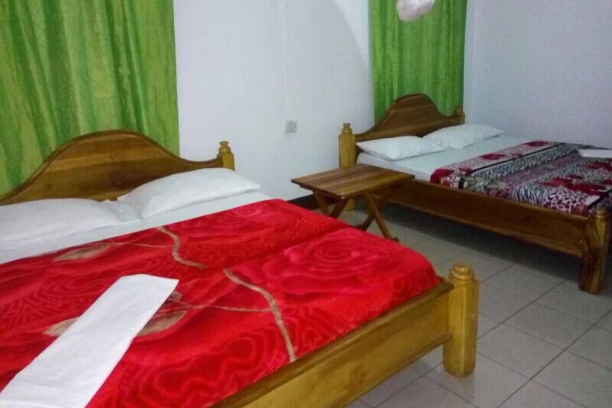 1 bedroom, desk, rollaway beds, free WiFi