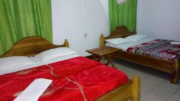 1 bedroom, desk, rollaway beds, free WiFi