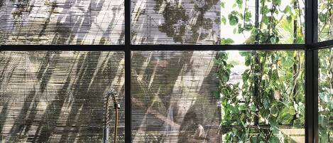 Loftsrom – panorama, 1 kingsize-seng, balkong, byutsikt | Eget kjøkken | Kjøleskap og vannkoker