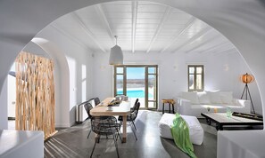 Superior Villa | Living area