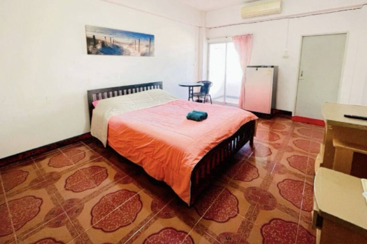 Standard Double  | 書桌、遮光布/窗簾、折疊床/加床、免費無線上網