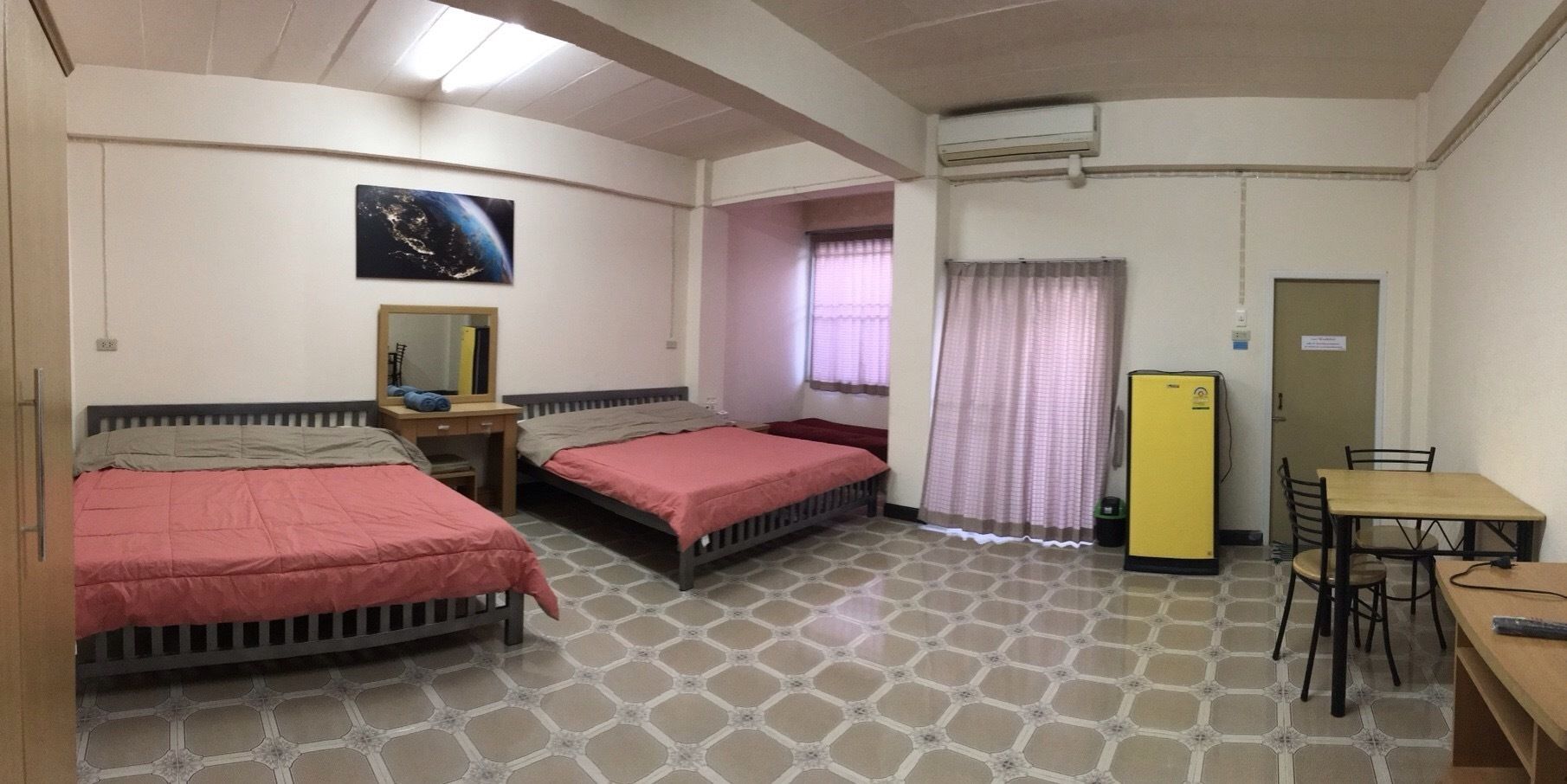 grand room | desk, blackout curtains, rollaway beds, free wifi