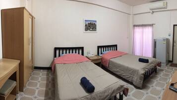 Standard Twin | 1 bedroom, desk, blackout curtains, rollaway beds