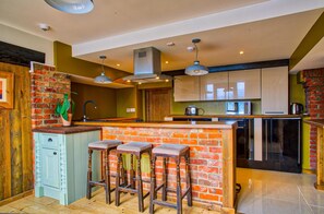 Coffee/tea maker, electric kettle