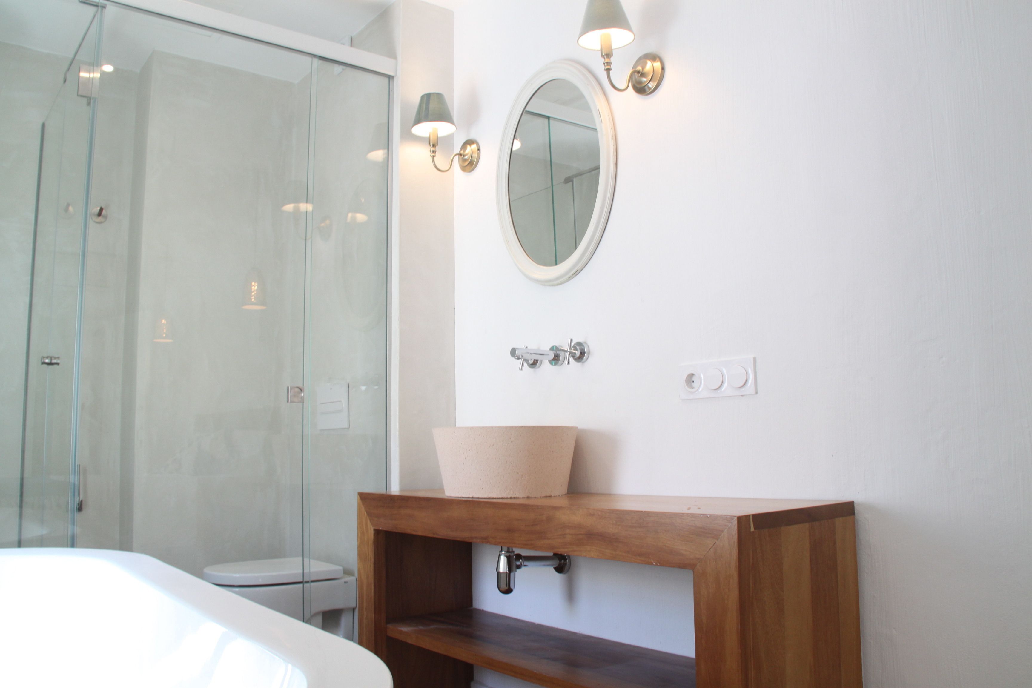 double room | bathroom | combined shower/bathtub, free toiletries, hair dryer, towels