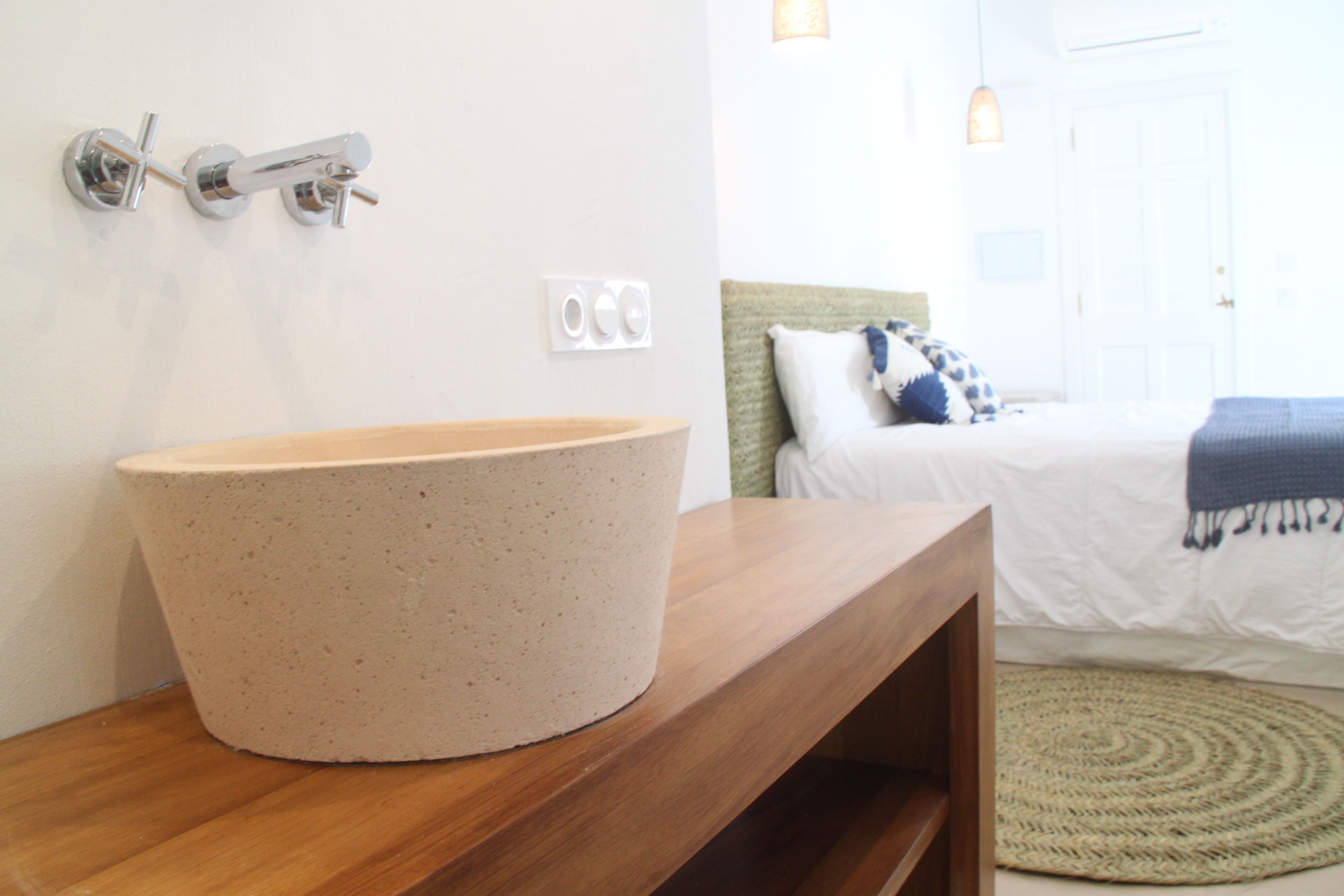 double room | bathroom | combined shower/bathtub, free toiletries, hair dryer, towels