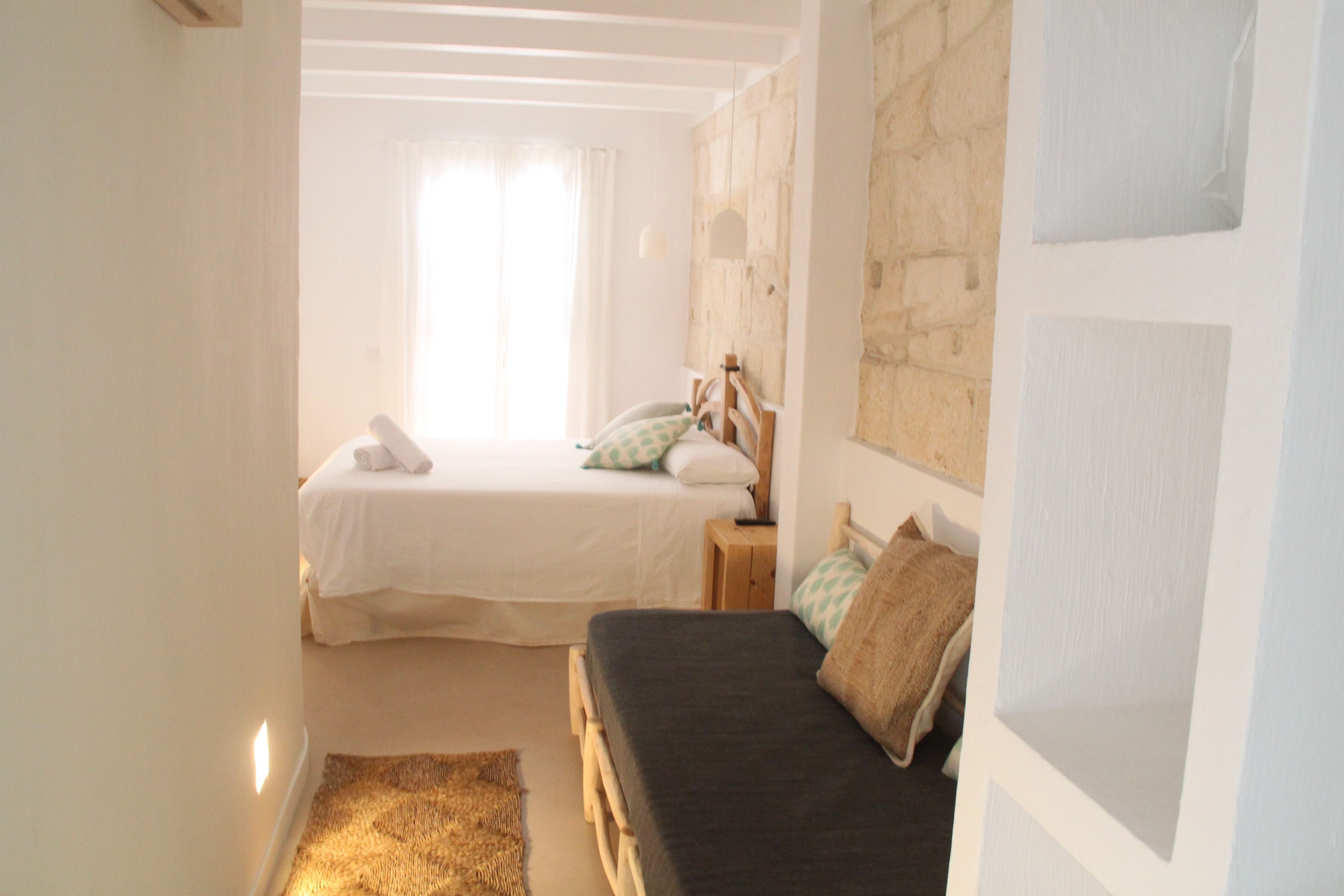 triple room | desk, blackout curtains, free wifi