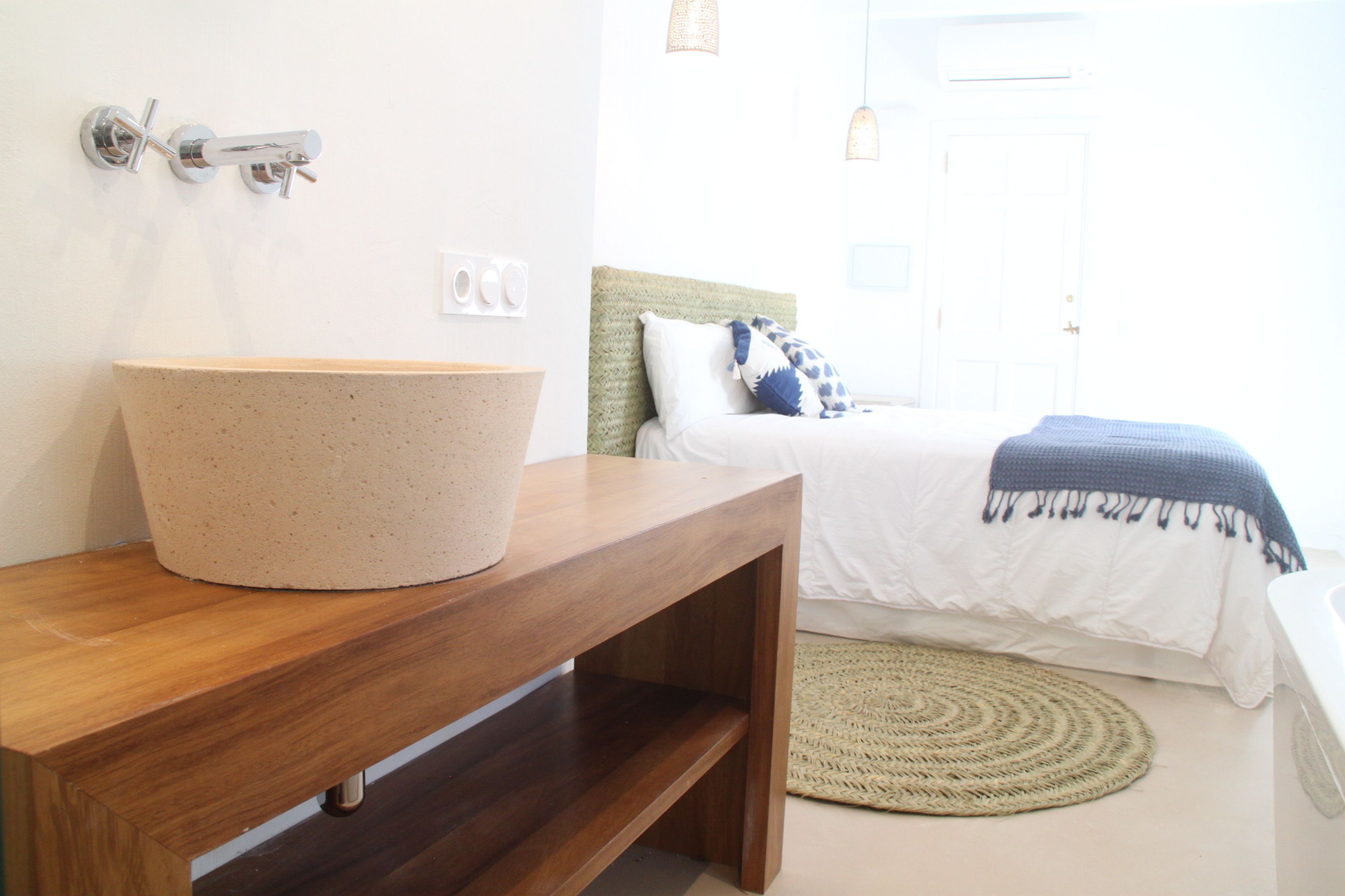 double room | bathroom sink