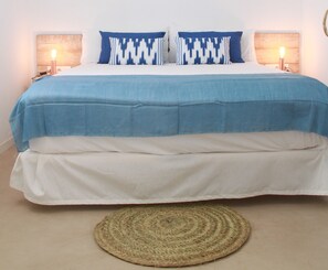 Schreibtisch, Verdunkelungsvorhänge, kostenloses WLAN