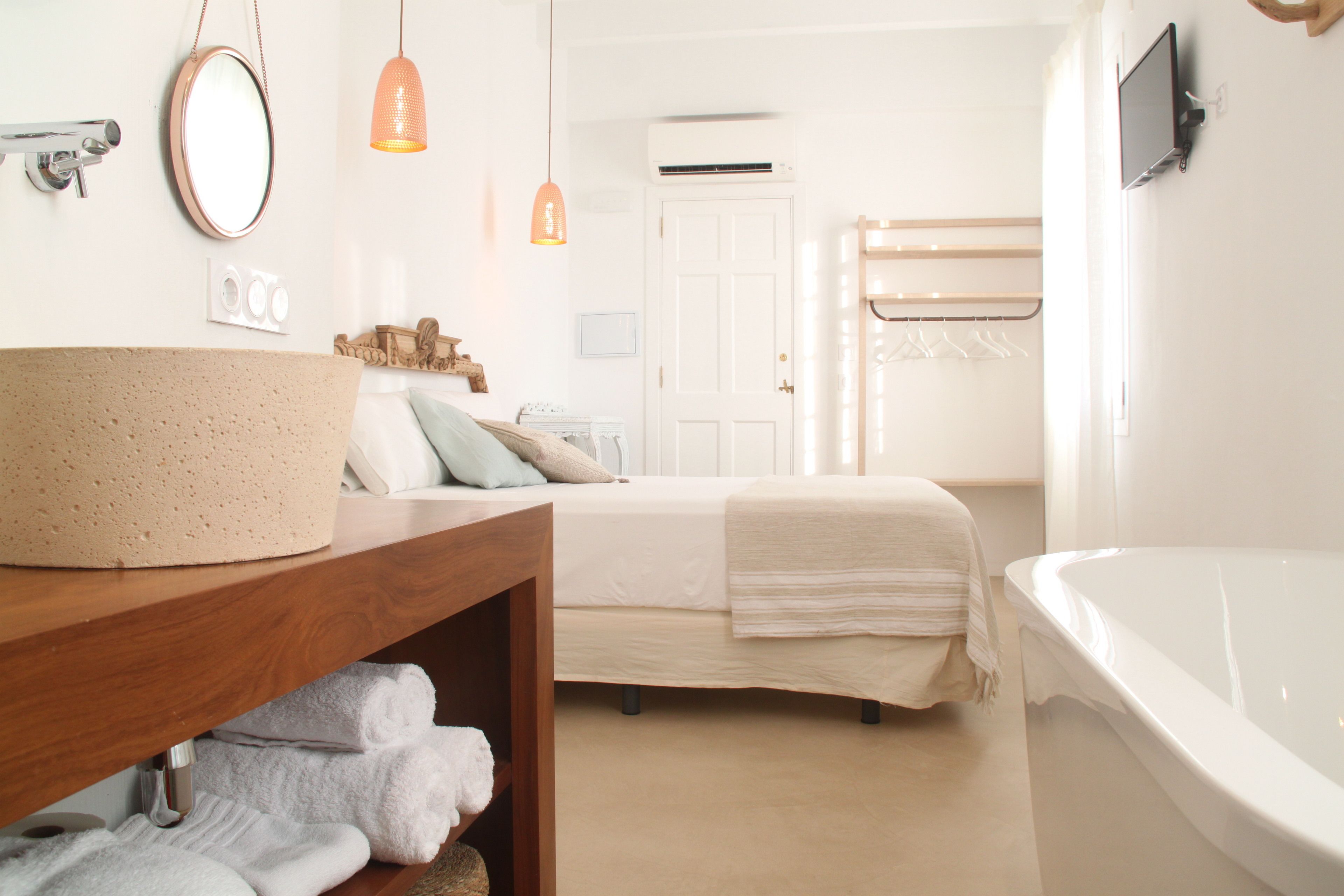 double room | desk, blackout curtains, free wifi