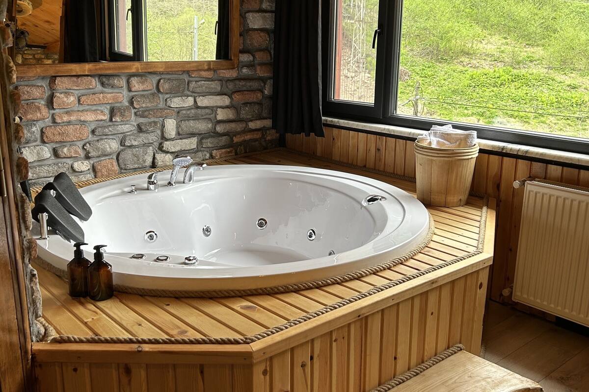 premium room | 1 bedroom, premium bedding, desk, laptop workspace