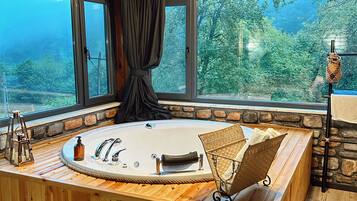 Luxury Room, 1 King Bed, Jetted Tub, Valley View | Premium bedding, desk, laptop workspace, soundproofing