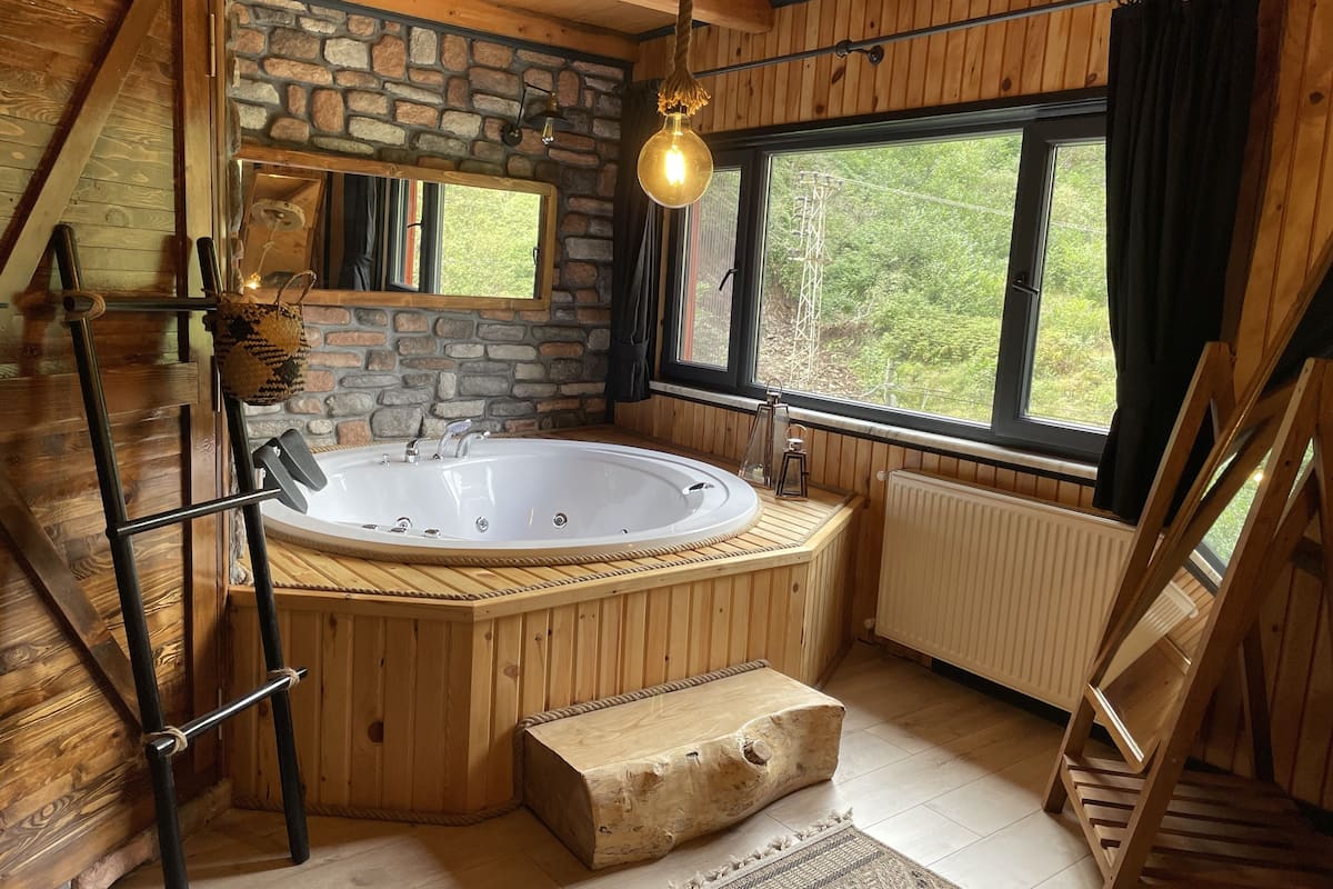 premium room | 1 bedroom, premium bedding, desk, laptop workspace