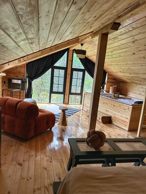 ลักซ์ชัวรี่เพนท์เฮาส์, ปลอดบุหรี่ | เครื่องนอนระดับพรีเมียม, โต๊ะทำงาน, พื้นที่ทำงานแบบใช้แล็ปท็อป