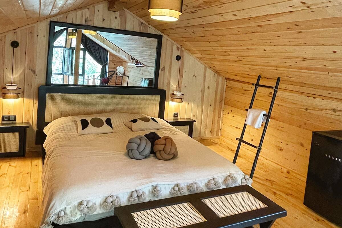 luxury penthouse, non smoking | 1 bedroom, premium bedding, desk, laptop workspace