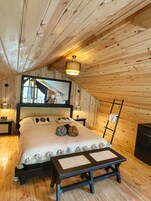 Ático de lujo, no fumadores | Ropa de cama de alta calidad y escritorio