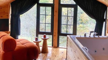 Luxury Penthouse, Non Smoking | Premium bedding, desk, laptop workspace, soundproofing