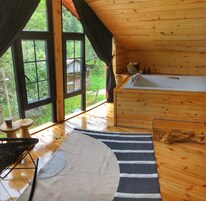 Luxury Penthouse, Non Smoking | Premium bedding, desk, laptop workspace, soundproofing